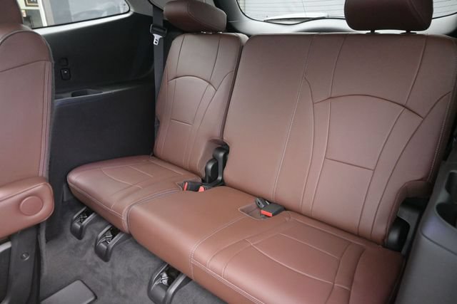 Used 2019 Buick Enclave Avenir w/ Avenir Technology Package AWD/4WD image 15