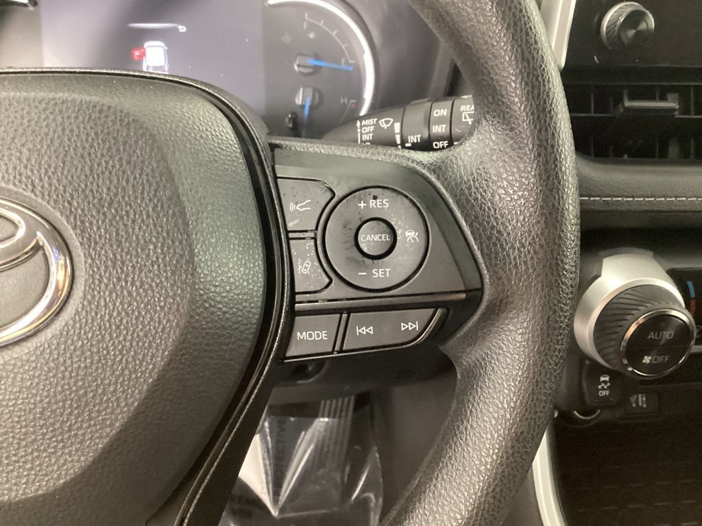 Used 2023 Toyota RAV4 XLE AWD/4WD image 15