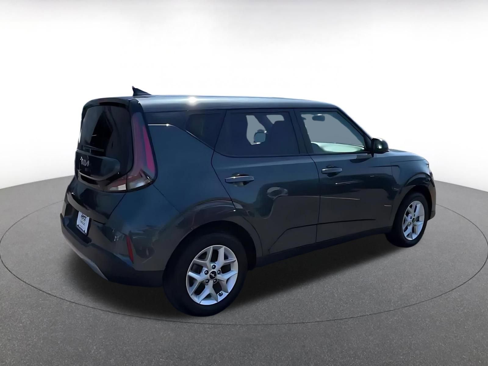 Used 2025 Kia Soul LX w/ LX Technology Package FWD image 13