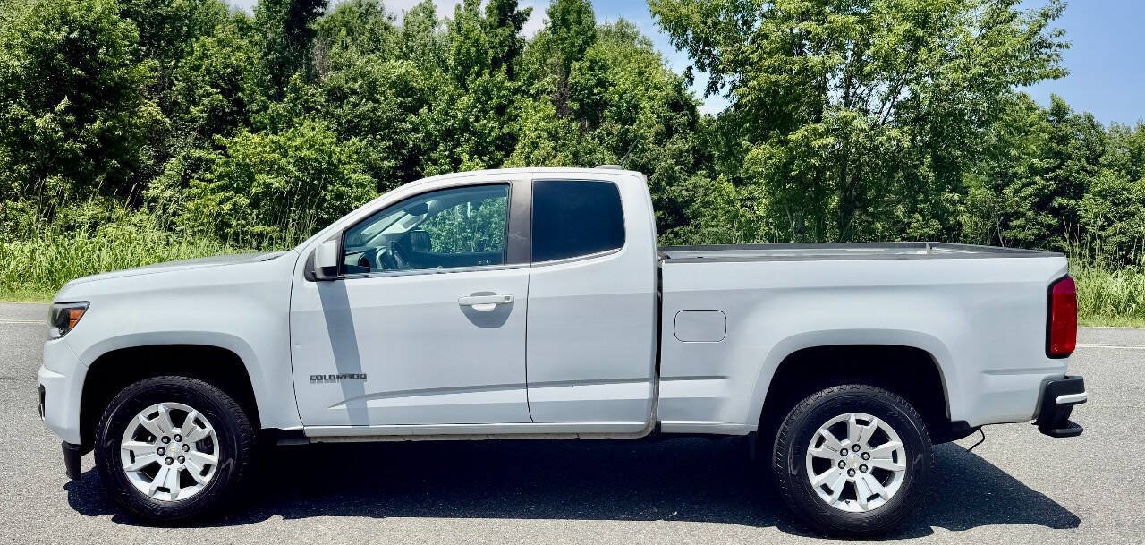 Used 2020 Chevrolet Colorado LT w/ Safety Package RWD image 18