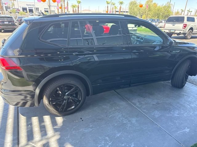 Certified 2024 Volkswagen Tiguan SE R-Line FWD image 2