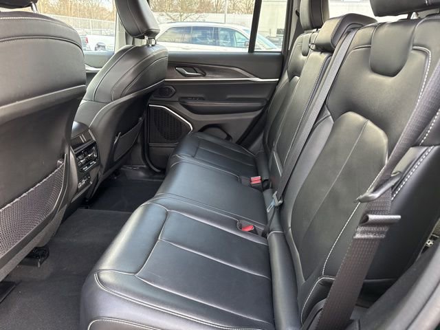 Used 2022 Jeep Grand Cherokee Limited image 21