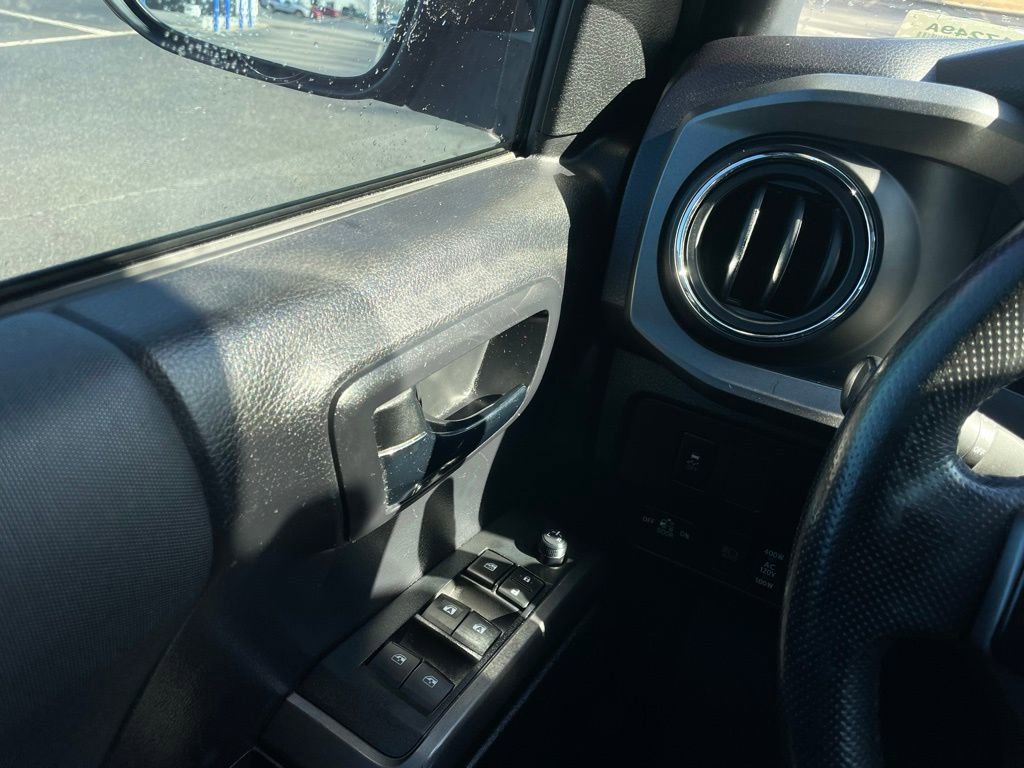 Used 2020 Toyota Tacoma TRD Off-Road w/ Technology Package image 24