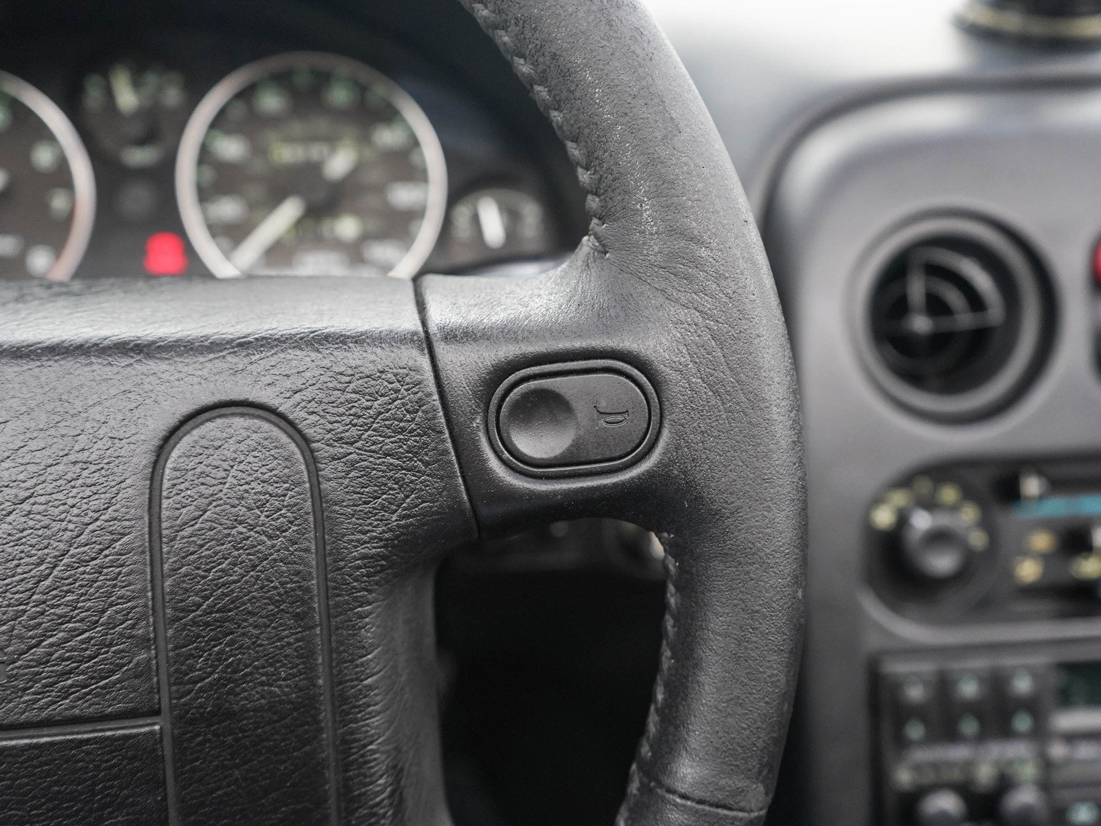Used 1994 MAZDA MX-5 Miata RWD image 21