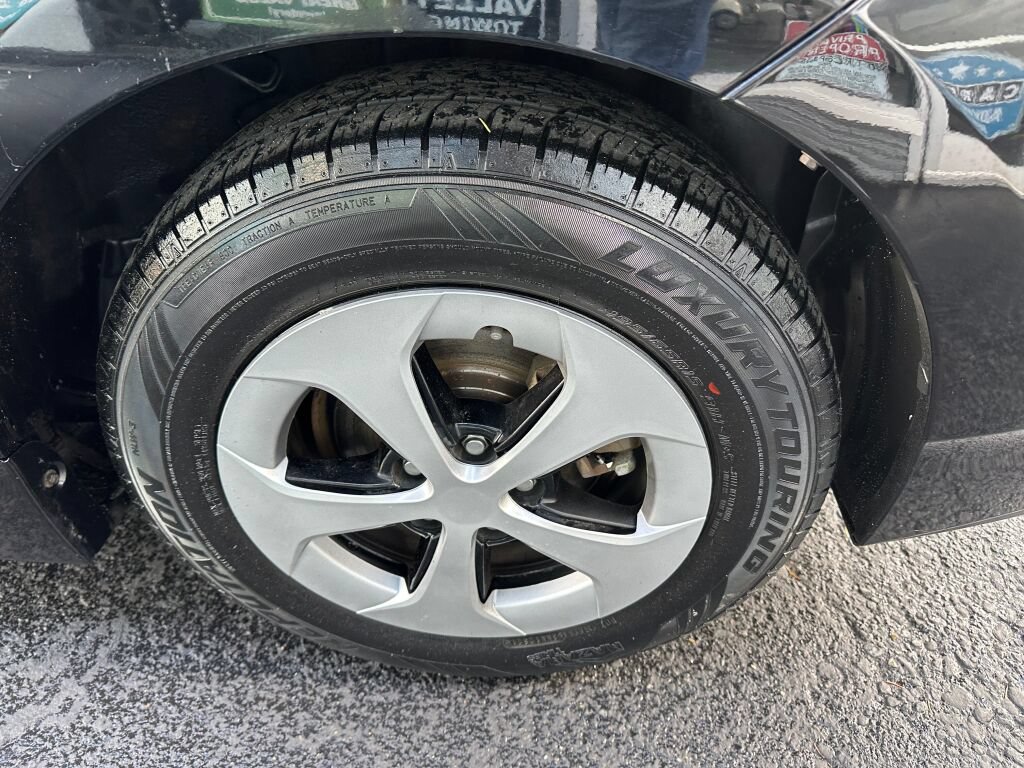 Used 2012 Toyota Prius Three FWD image 9