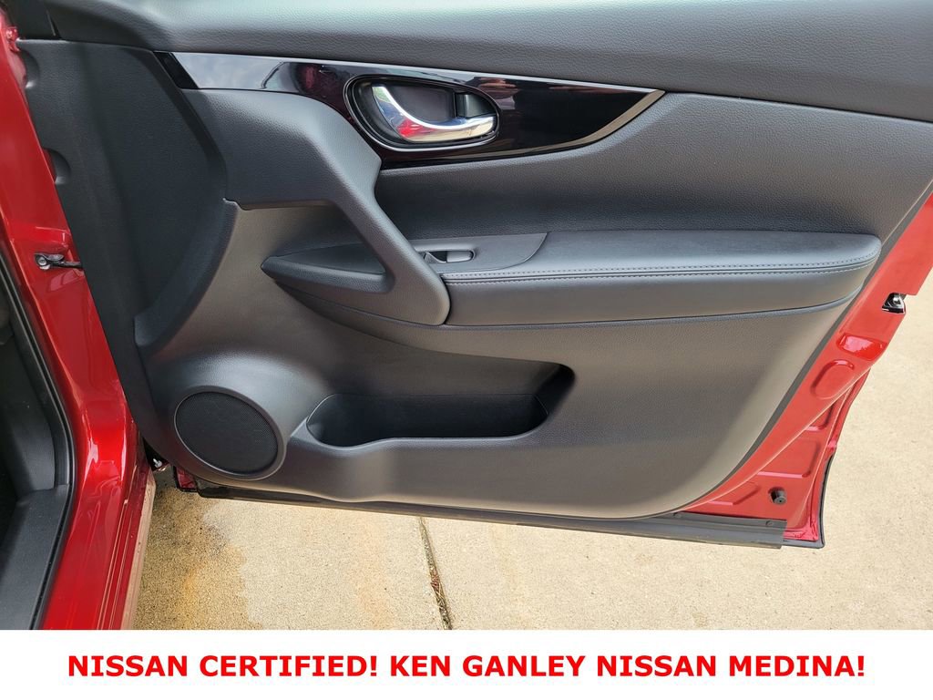 Certified 2022 Nissan Rogue Sport SV w/ Technology Package AWD/4WD image 51