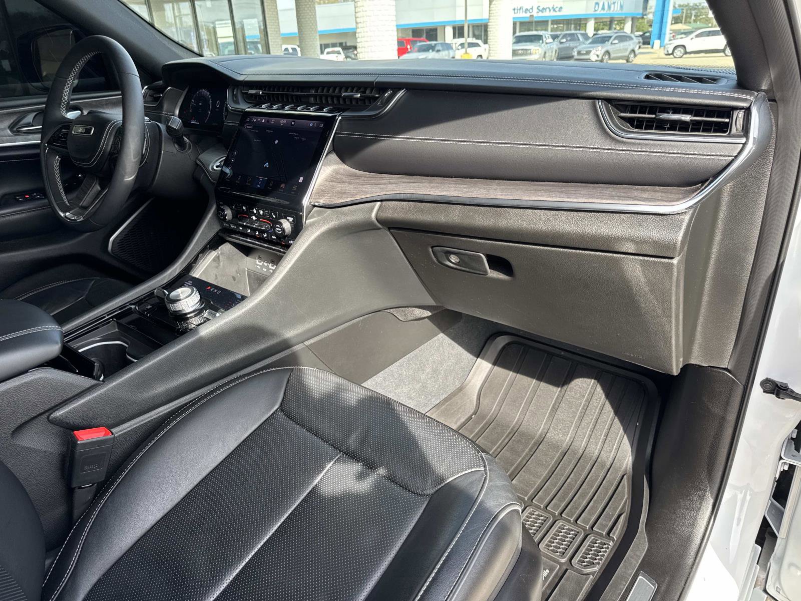 Used 2023 Jeep Grand Cherokee L Overland image 13