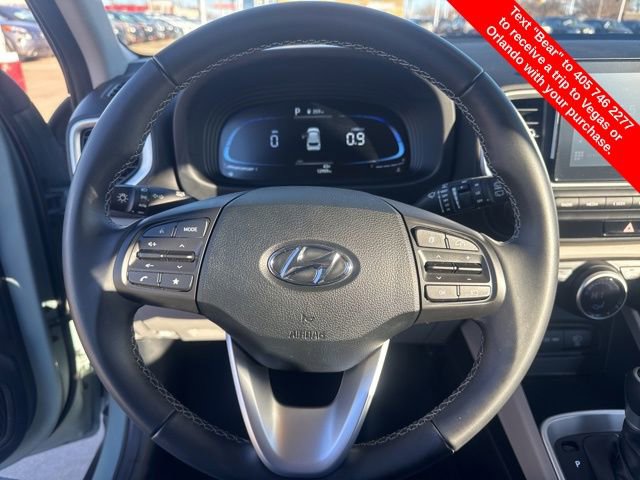 Used 2025 Hyundai Venue SEL image 18