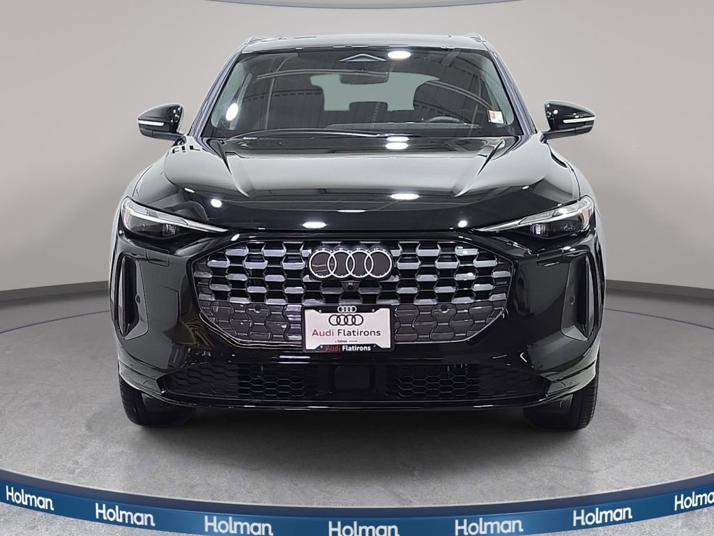 Used 2025 Audi Q5 Premium w/ Convenience Package image 3