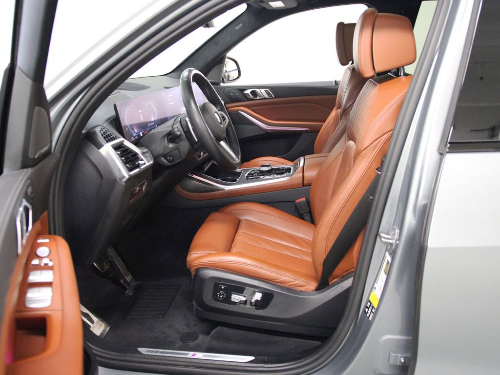 Used 2023 BMW X7 xDrive40i w/ Executive Package image 17