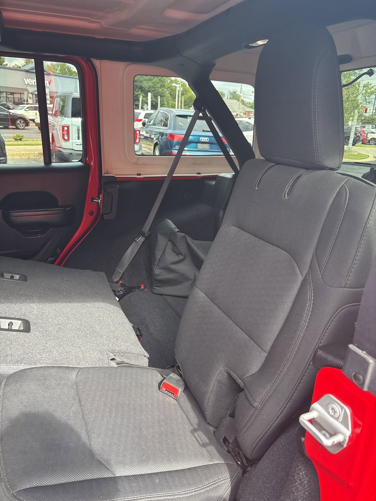 Used 2020 Jeep Wrangler Unlimited Sport image 21