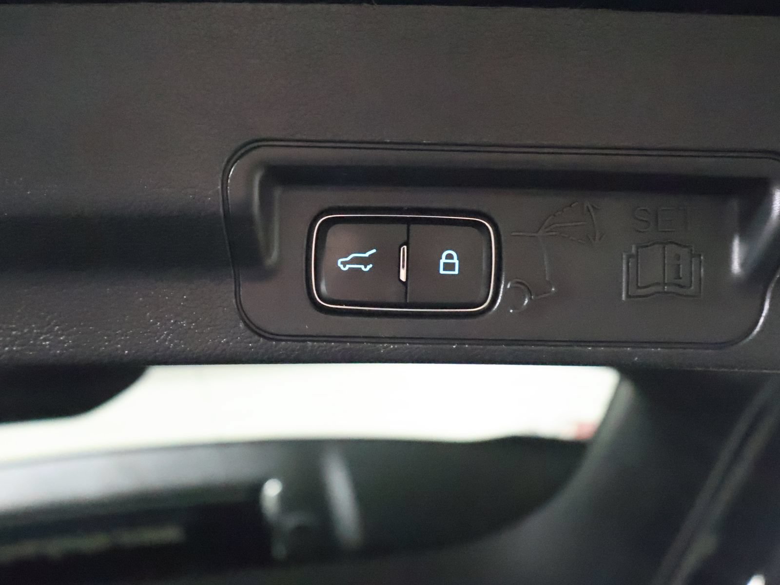 Used 2020 Ford Explorer ST w/ Premium Technology Package AWD/4WD image 13