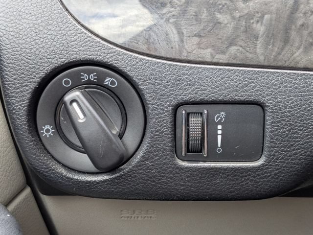 Used 2013 Dodge Grand Caravan SXT w/ Rear Park Assist Pkg FWD image 33
