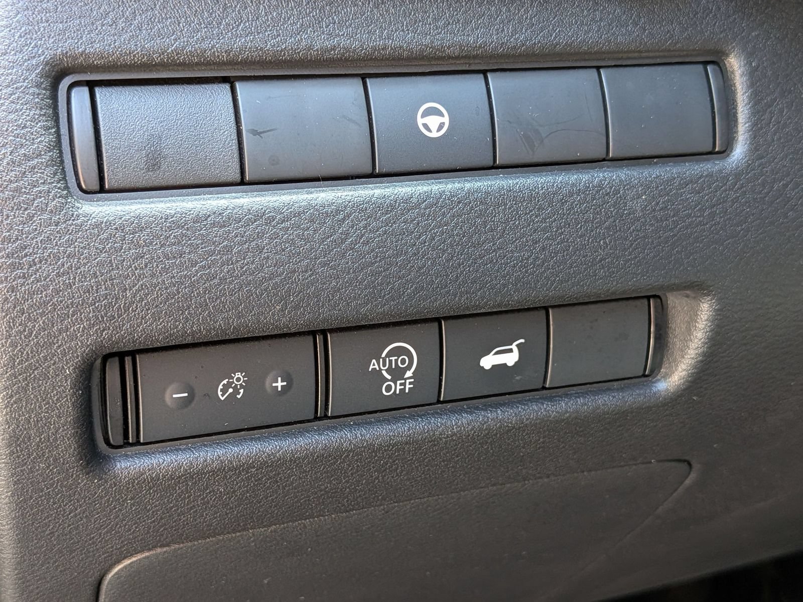 Used 2024 Nissan Rogue SV AWD/4WD image 17