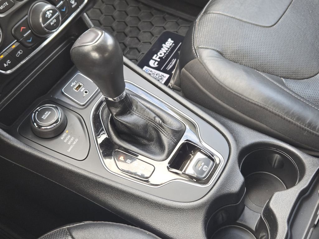 Used 2021 Jeep Cherokee Limited AWD/4WD image 22