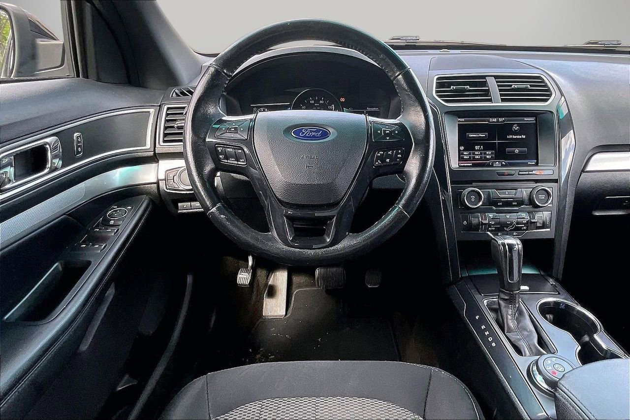 Used 2016 Ford Explorer XLT w/ Equipment Group 201A image 12