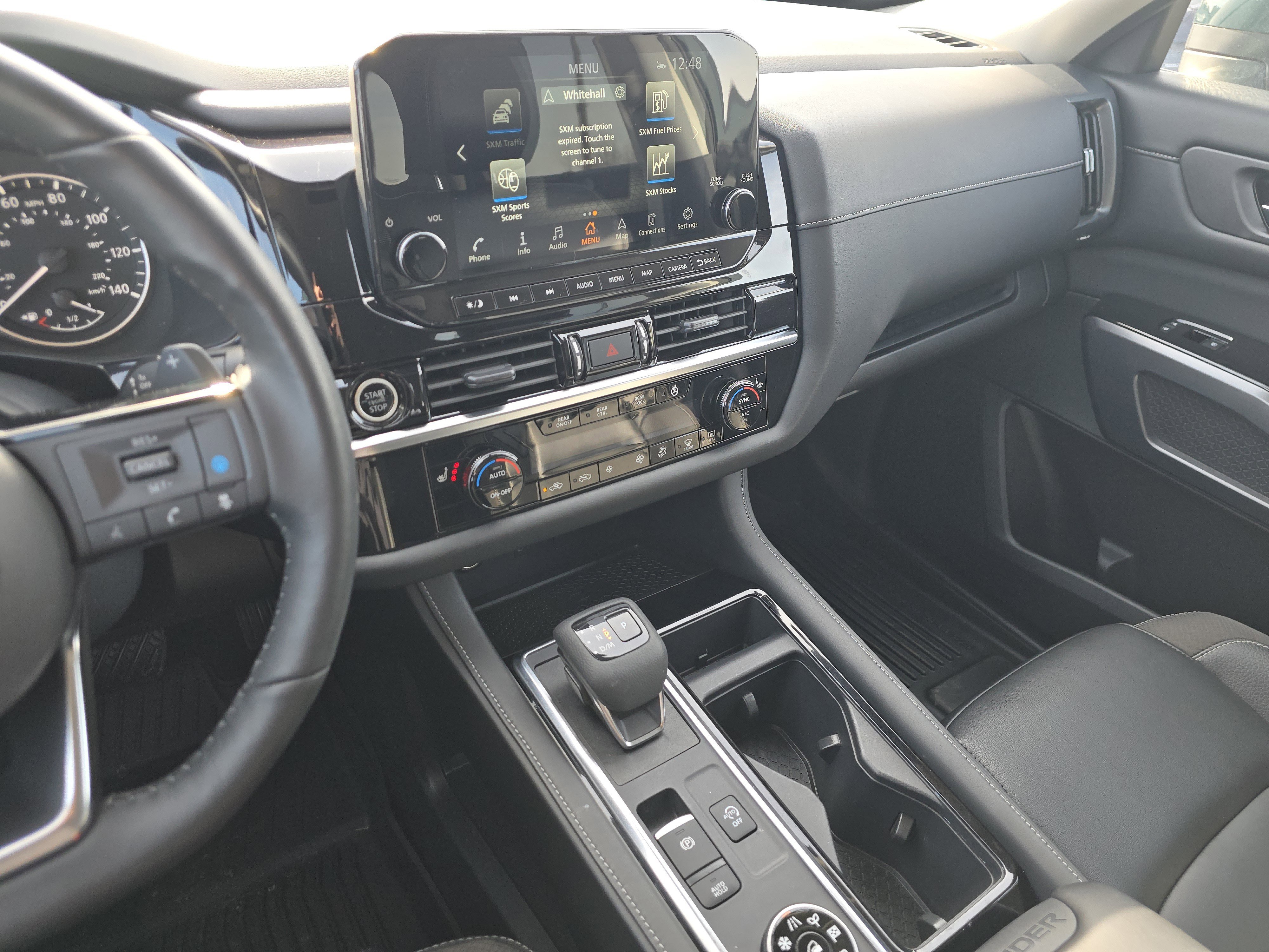 Used 2023 Nissan Pathfinder SL w/ Black Appearance Package image 23