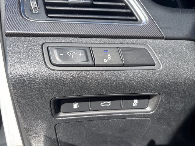 Used 2016 Hyundai Sonata Sport w/ Option Group 02 FWD image 20