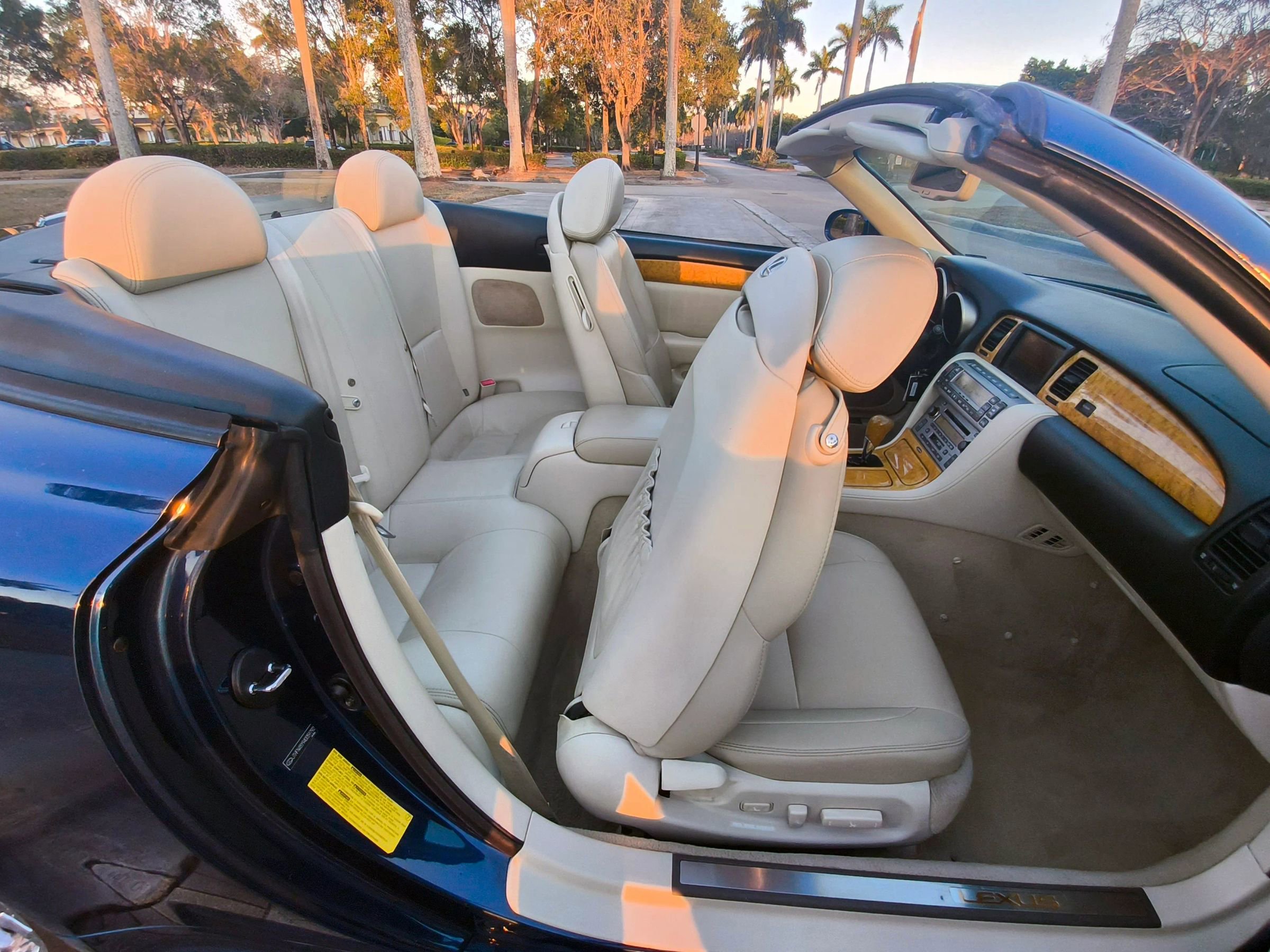 Used 2004 Lexus SC 430 Convertible image 23