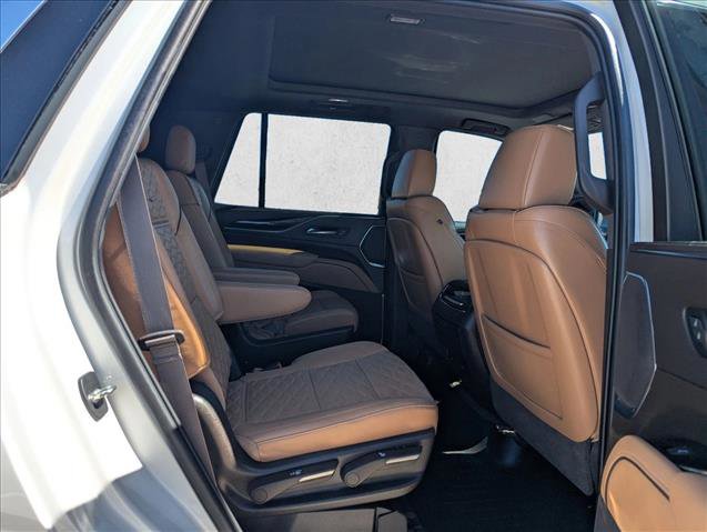 Used 2021 Cadillac Escalade Premium Luxury image 18