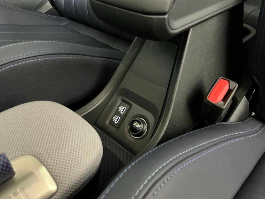 Certified 2025 MINI Cooper 2-Door Hardtop FWD image 13