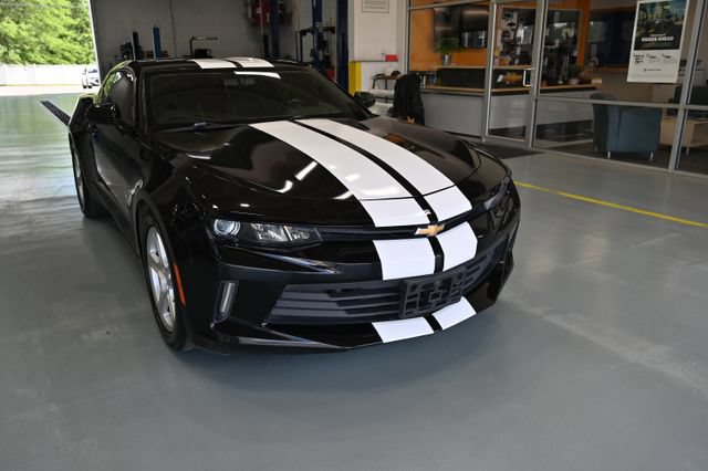 Used 2016 Chevrolet Camaro LT RWD image 4