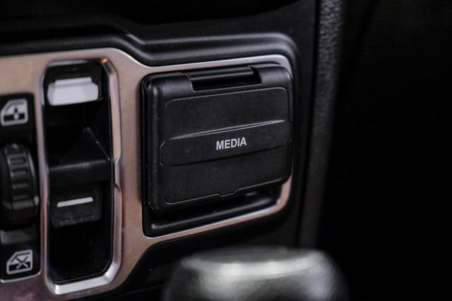 Used 2020 Jeep Gladiator Overland AWD/4WD image 75