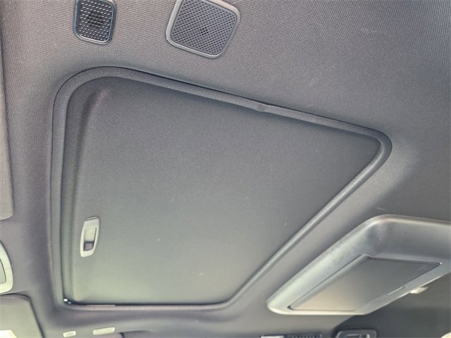 Used 2025 Toyota Sienna Platinum image 17