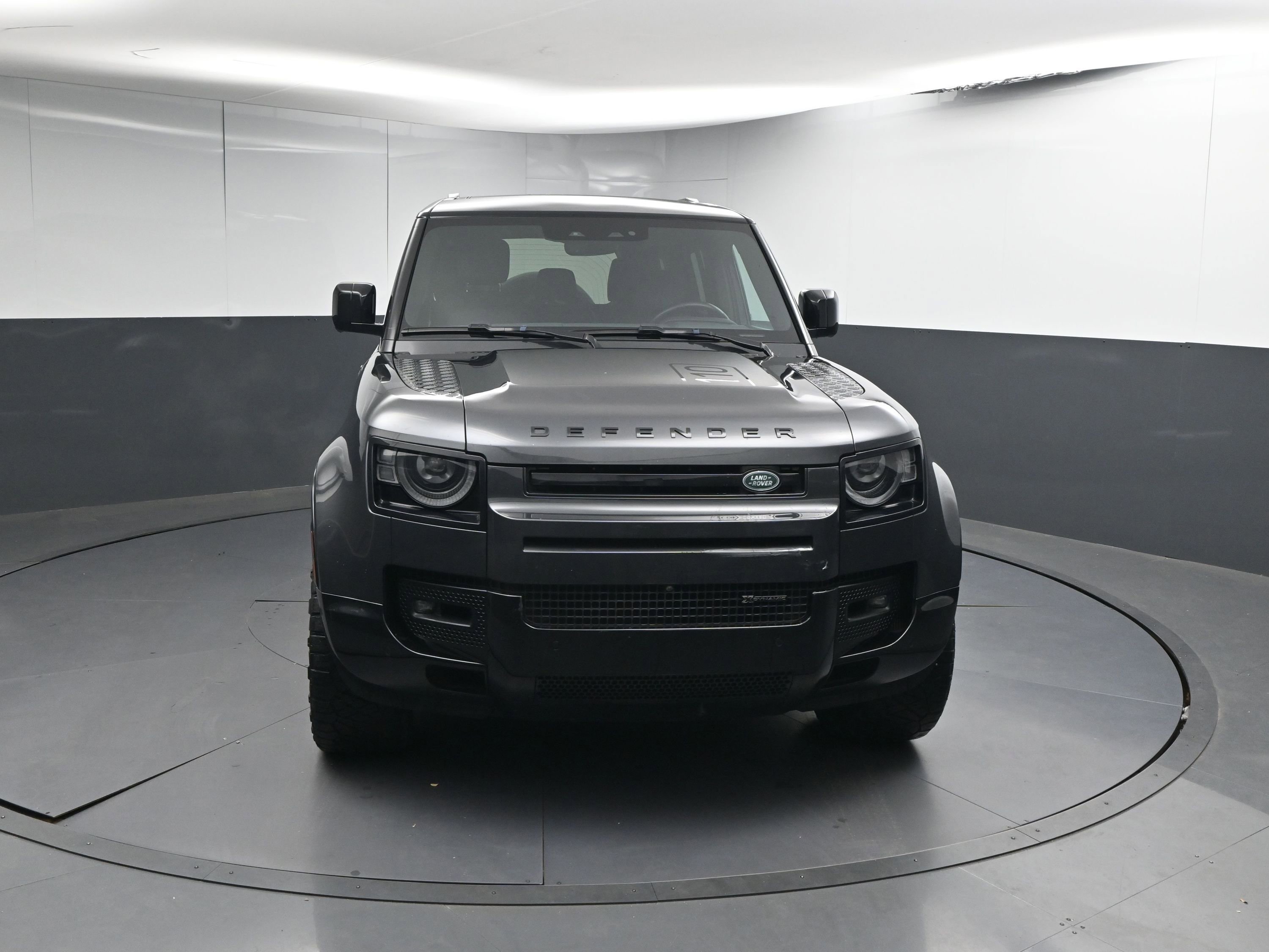 Used 2023 Land Rover Defender 110 X-Dynamic SE image 28