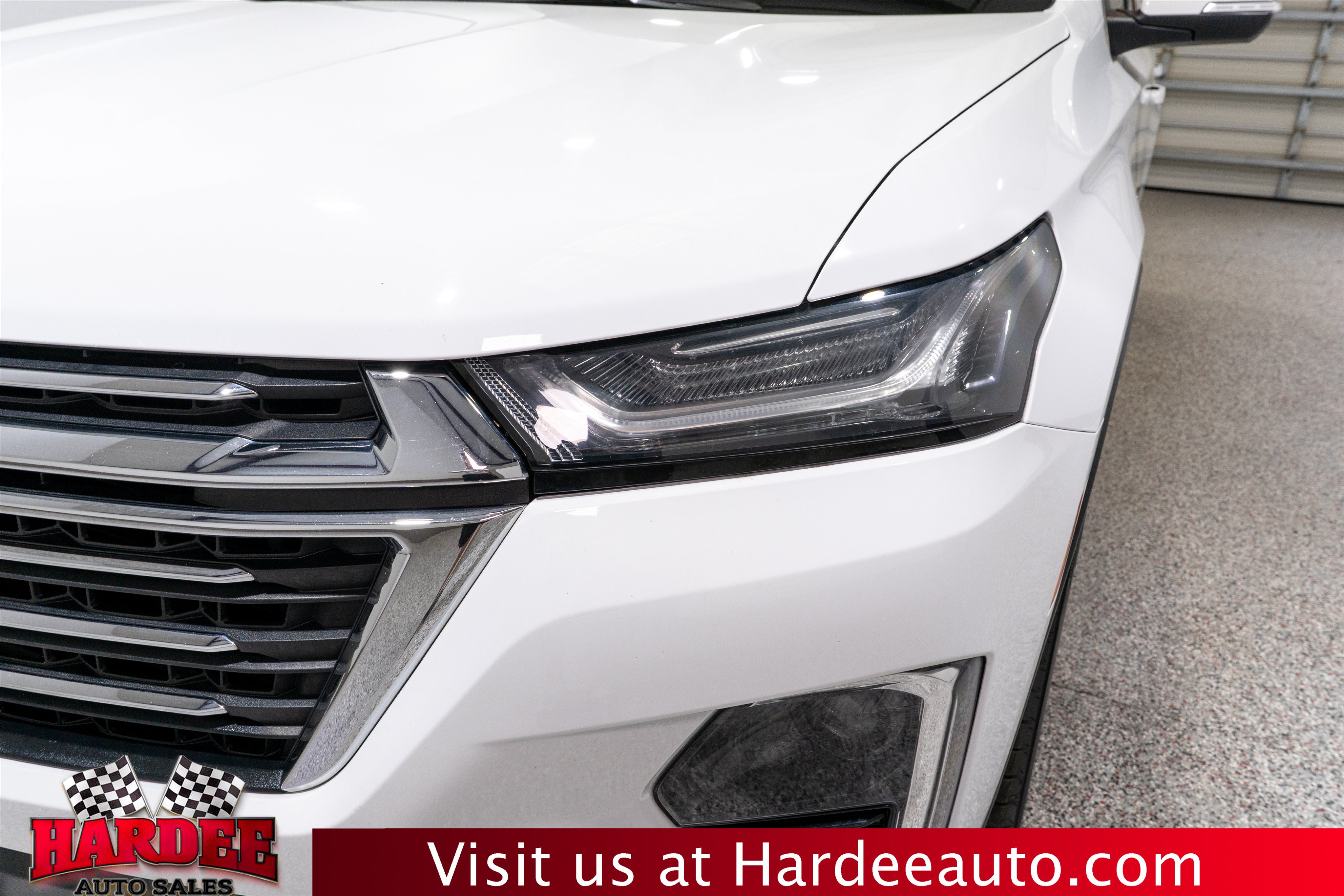 Used 2023 Chevrolet Traverse LT w/ LT Premium Package AWD/4WD image 8
