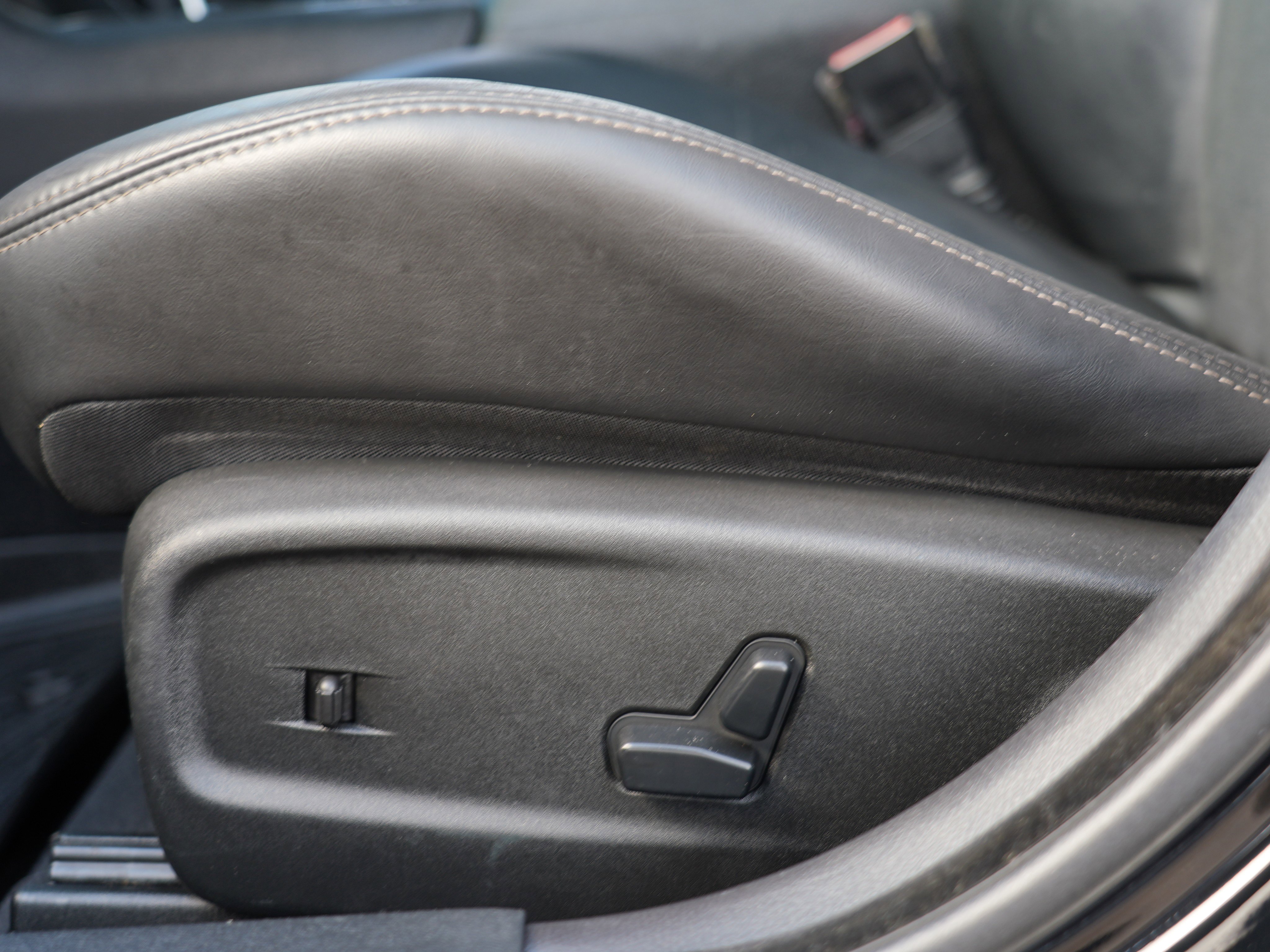 Used 2013 Dodge Charger SRT8 w/ Harman Kardon Audio Group RWD image 15