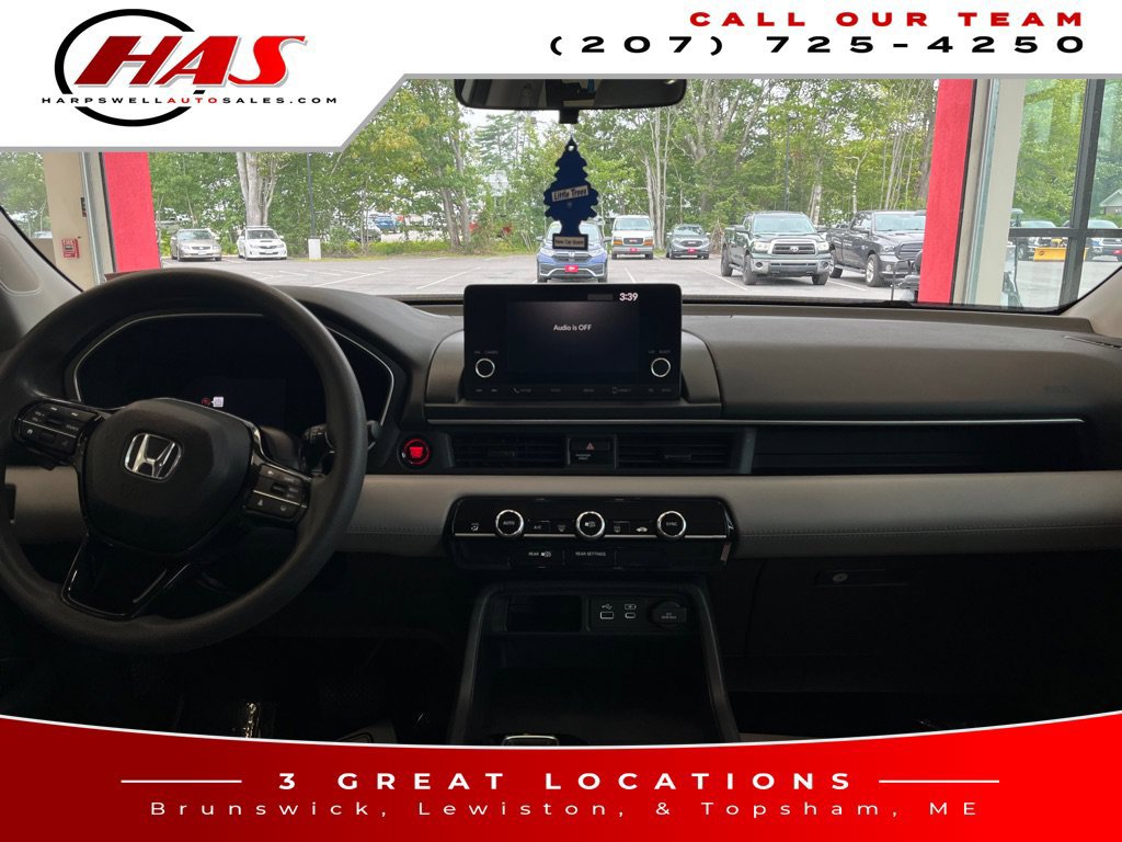 Used 2023 Honda Pilot LX image 16
