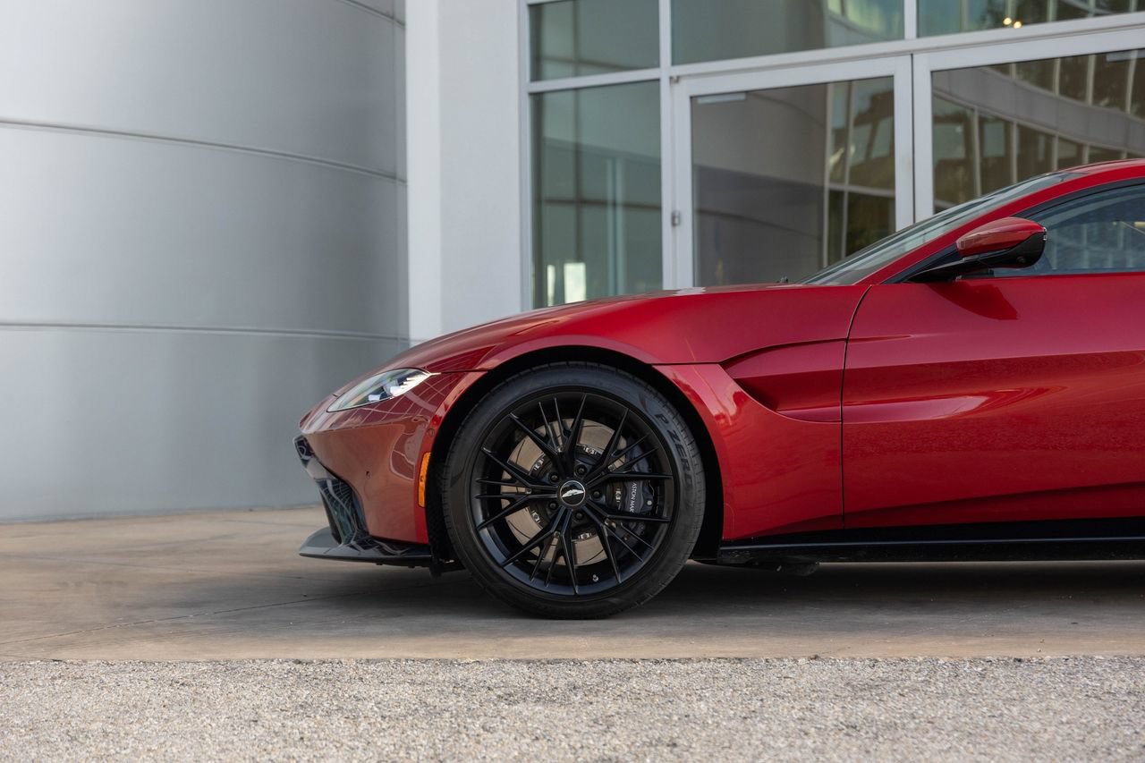 Used 2021 Aston Martin V8 Vantage Coupe RWD image 14