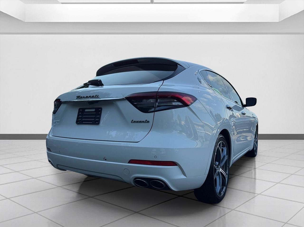 Used 2023 Maserati Levante GT AWD/4WD image 5