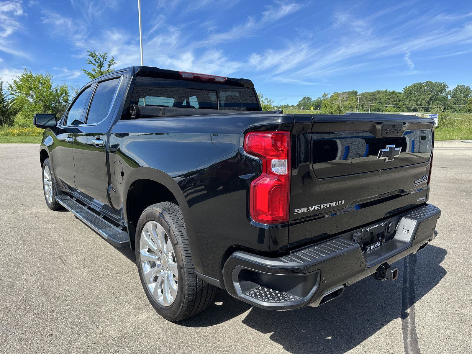 Used 2021 Chevrolet Silverado 1500 High Country w/ Technology Package AWD/4WD image 6