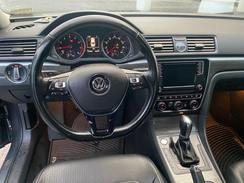 Used 2017 Volkswagen Passat 1.8T SE image 12