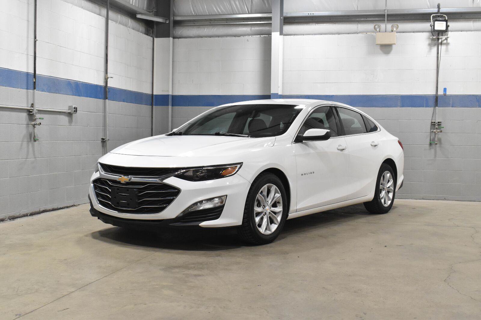 Used 2024 Chevrolet Malibu LT FWD image 2