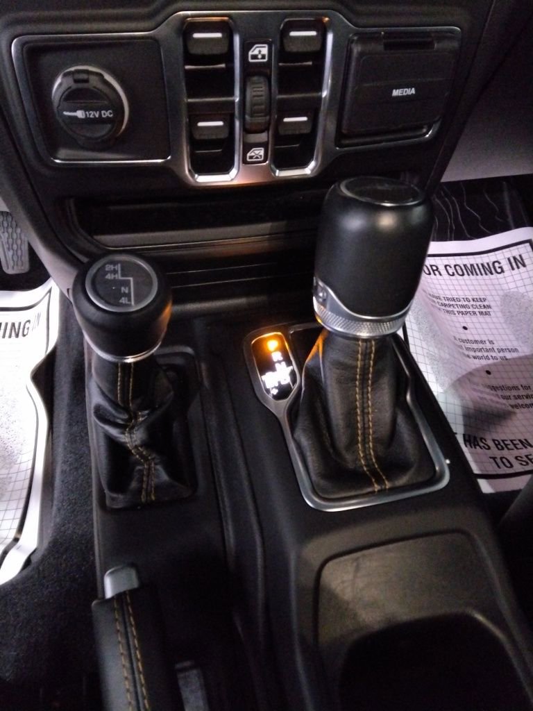 Used 2021 Jeep Gladiator Overland image 19