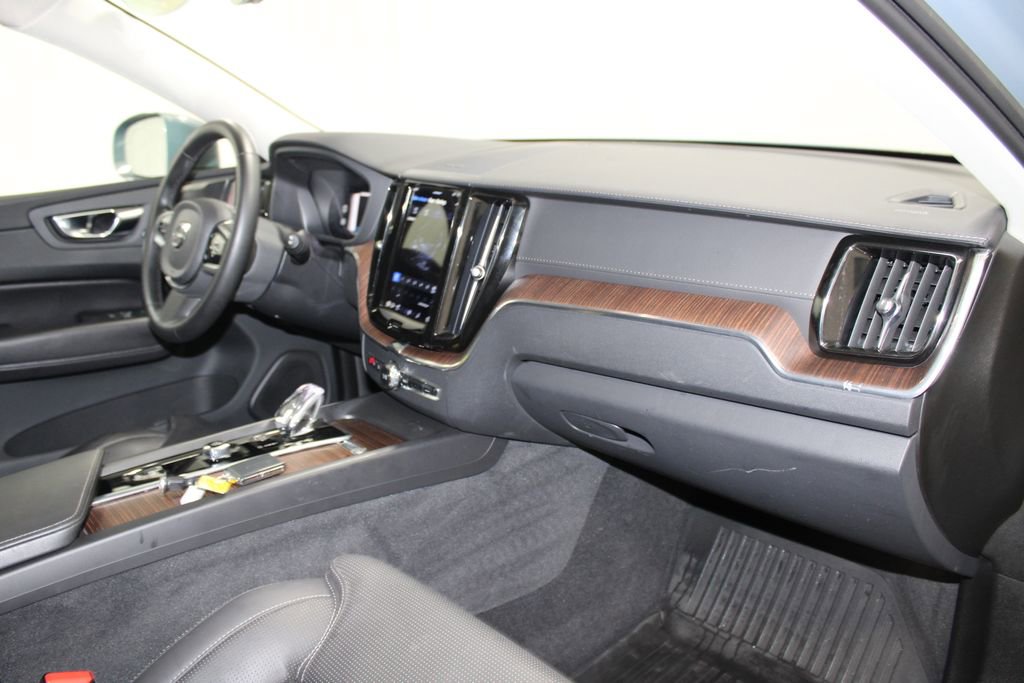 Used 2023 Volvo XC60 B6 Ultimate image 23