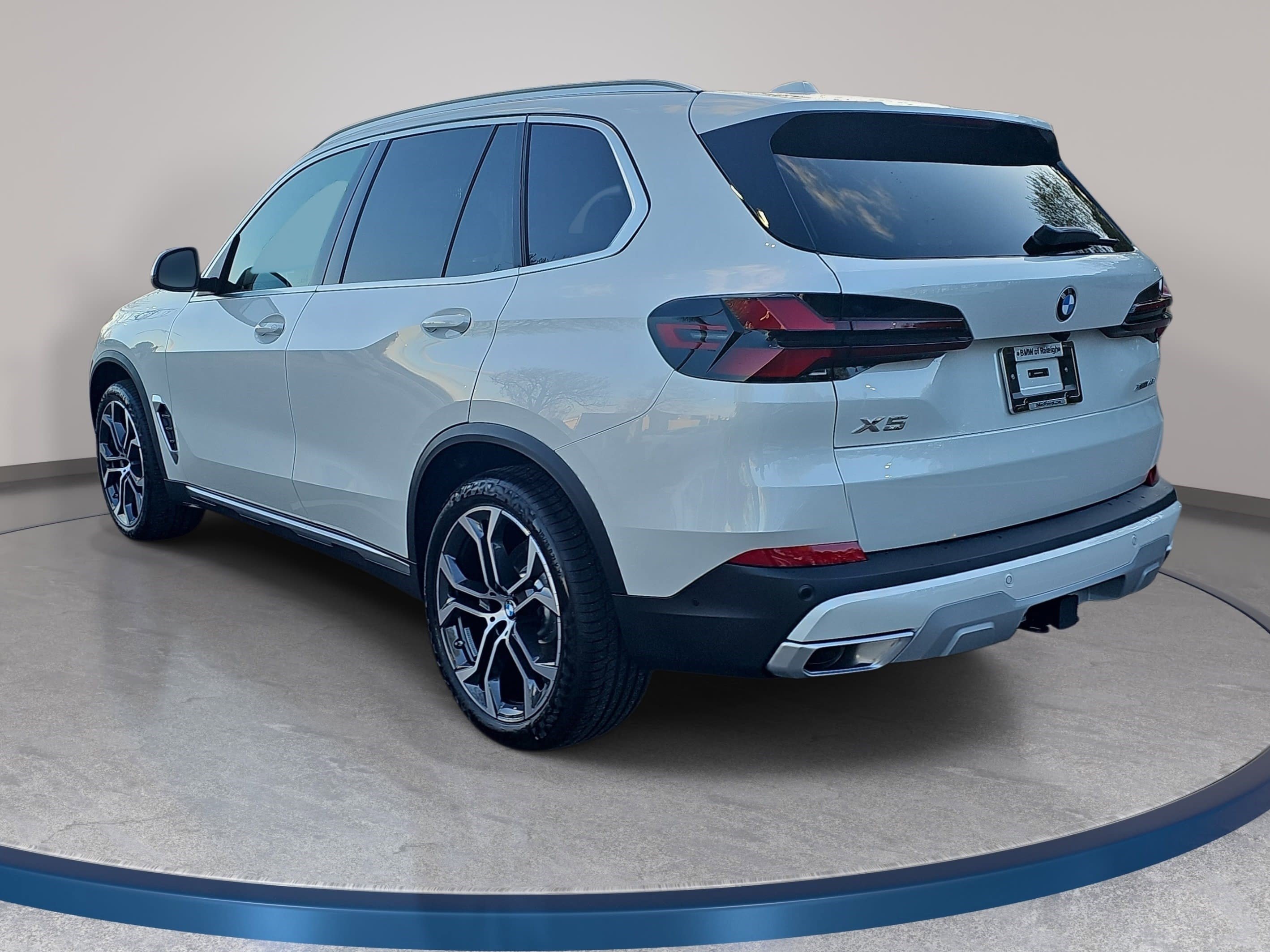 New 2026 BMW X5 xDrive40i w/ Climate Comfort Package AWD/4WD image 7