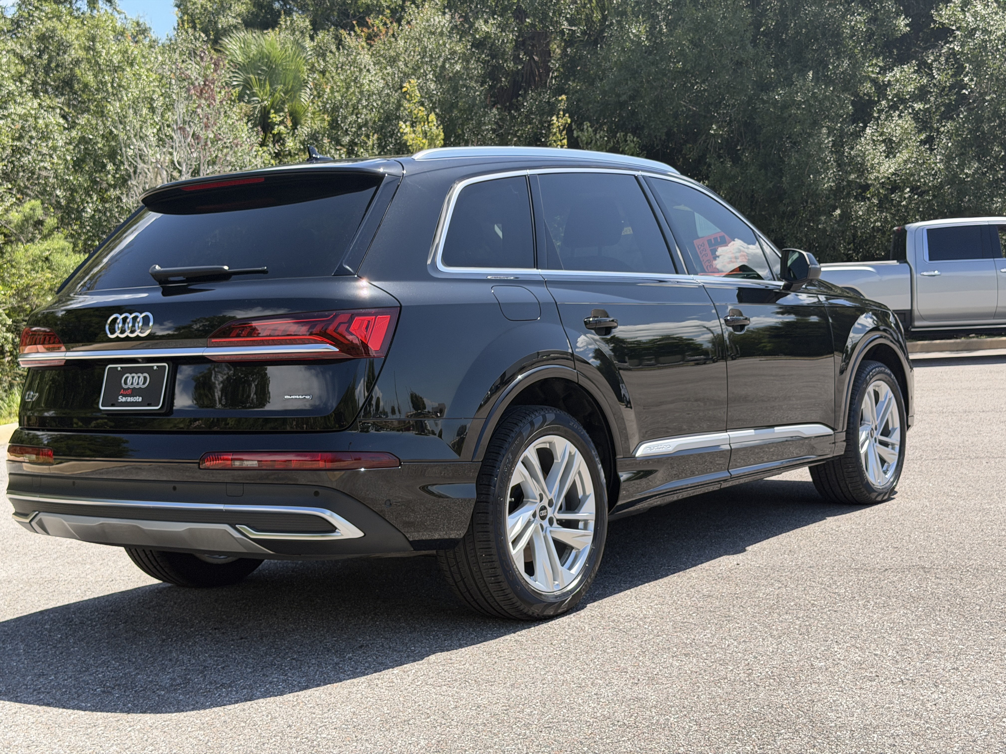 Used 2023 Audi Q7 2.0T Premium Plus w/ Premium Plus Package AWD/4WD image 3