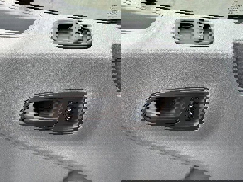 Used 2018 Ford Transit 250 148 Low Roof RWD image 18