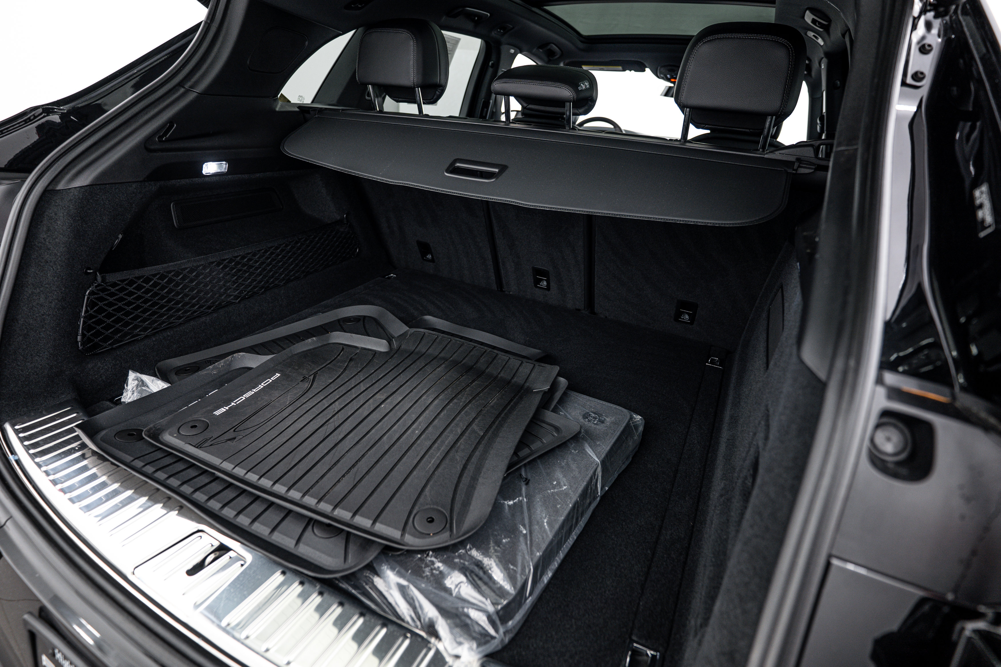 Certified 2025 Porsche Cayenne image 25