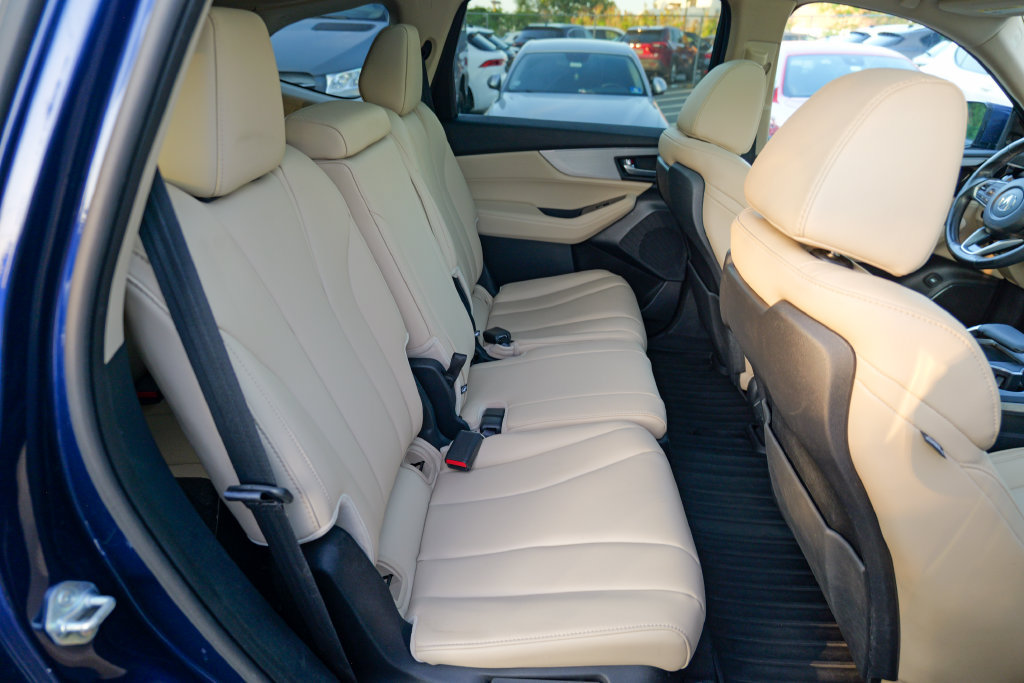 Used 2023 Acura MDX SH-AWD image 32