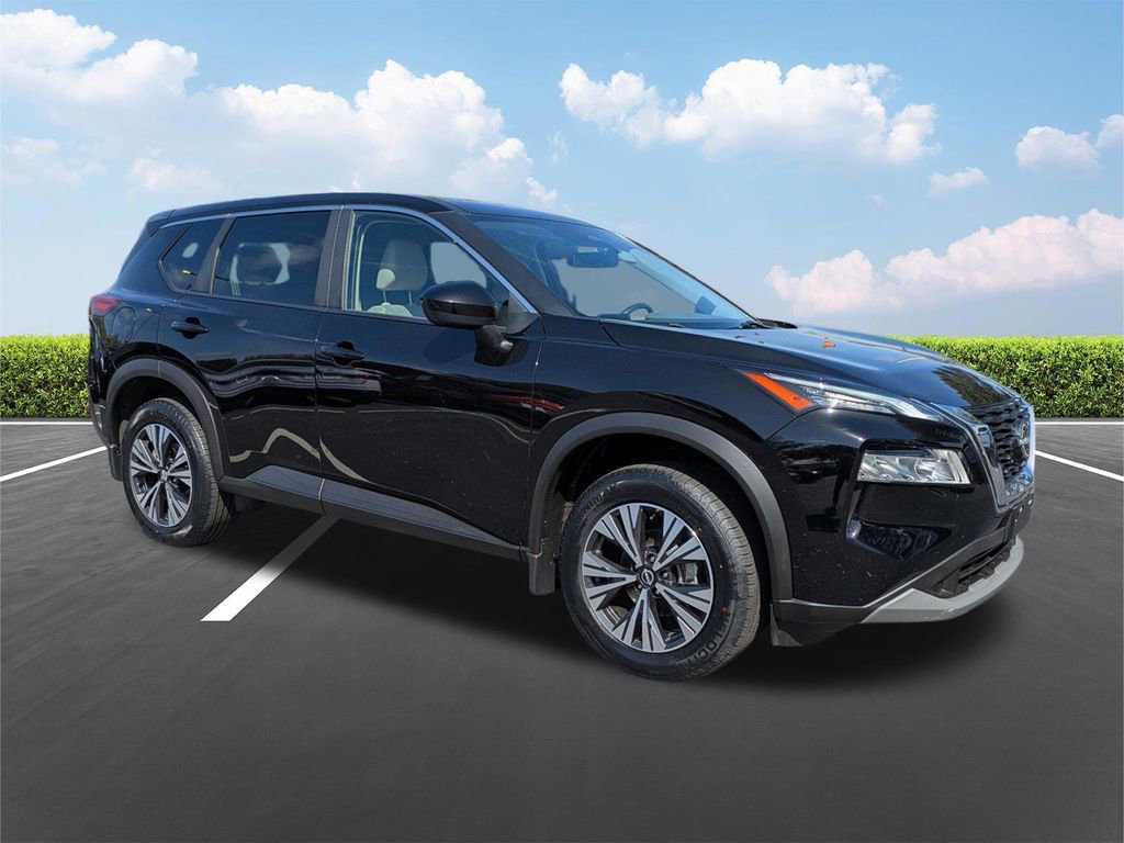Used 2023 Nissan Rogue SV image 2
