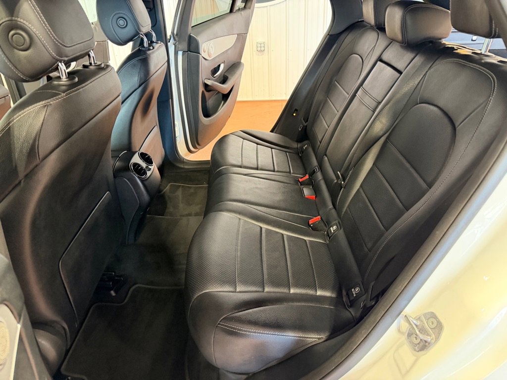 Used 2017 Mercedes-Benz GLC 300 4MATIC image 20