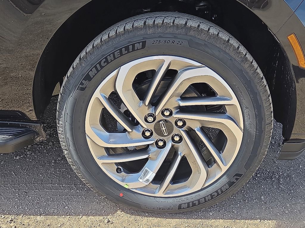 New 2026 Lincoln Navigator Premiere image 7