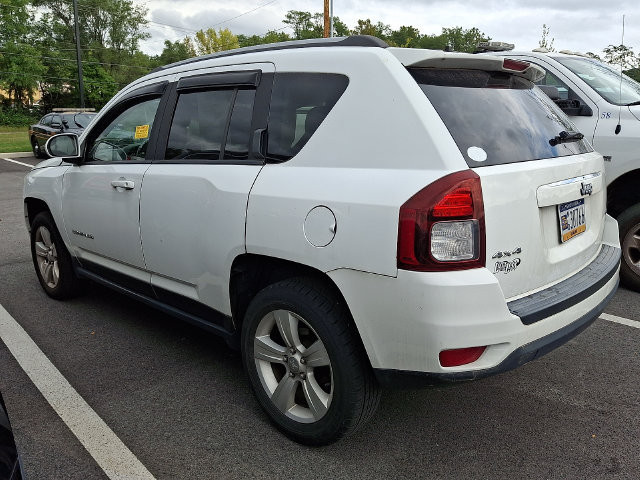 Used 2016 Jeep Compass Latitude AWD/4WD image 4