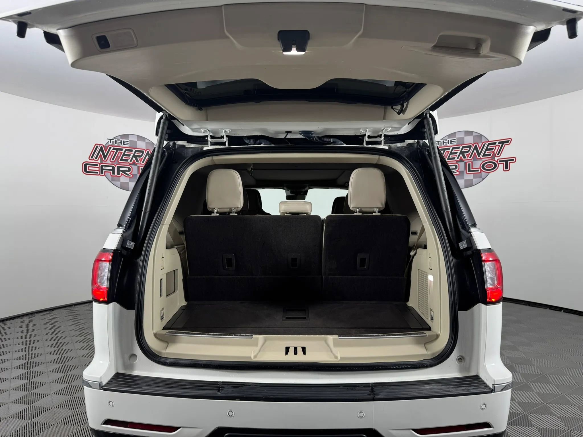 Used 2021 Lincoln Navigator Reserve w/ Luxury Package image 31