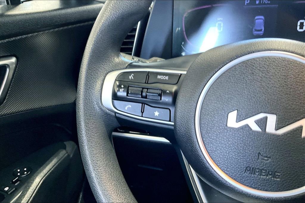 Used 2024 Kia Sportage LX image 8